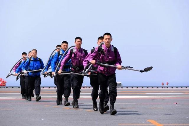 关注！定格山东舰霸气瞬间