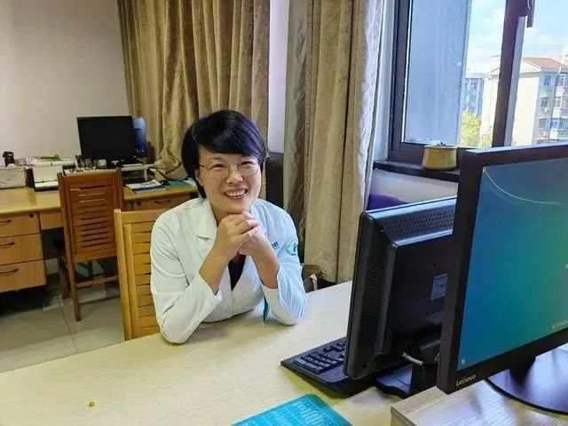 妈妈浙大读博成儿子学妹 戏称不会去‘骚扰’儿子