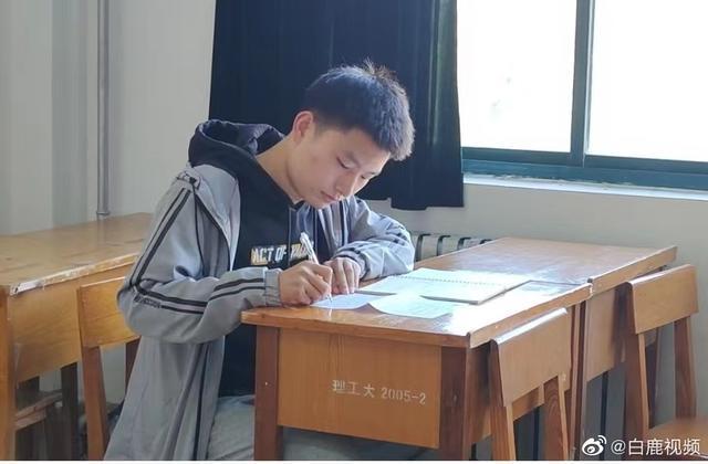男生32门课近满分获清华直博 感言：珍惜大学时光