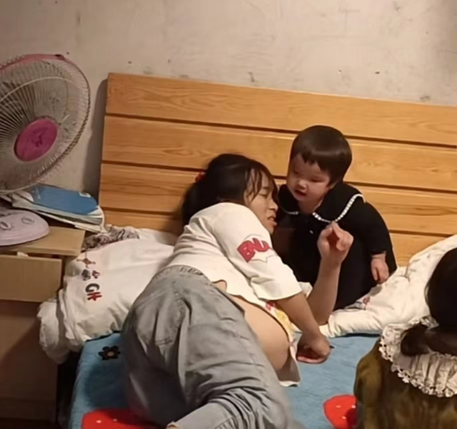 生四女再生男孩母亲说恢复得很好，但不知道留不留的住丈夫