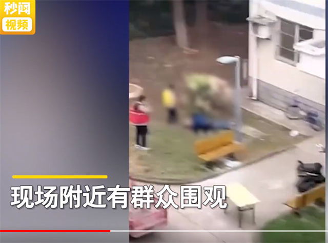 武汉一封控小区居民坠楼 居委会回应 小区一直封控