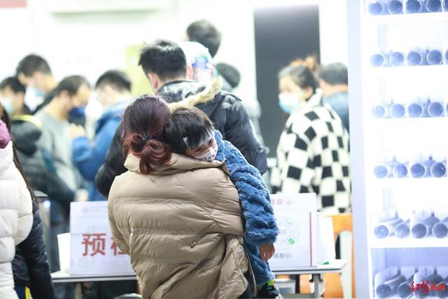 武汉医生2次感染新冠：上次差点“死掉”，这次4天痊愈