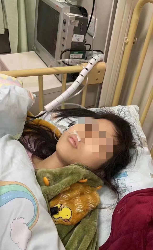 13岁女孩感染新冠后半夜坠楼进ICU 血库告急求好心人帮忙