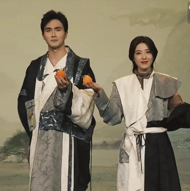 跨年晚会上那些令人惊艳的舞台：王俊凯拼了王心凌苏有朋怀旧杨幂美腻！