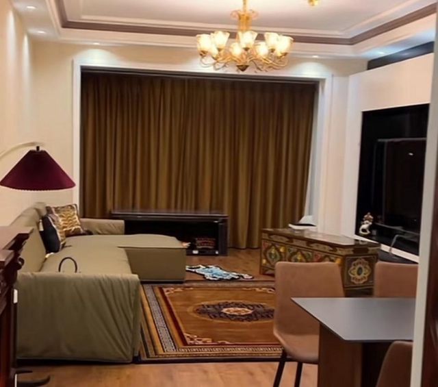 27岁女孩送父母一套房 本人发声：把钱花在父母身上很有意义