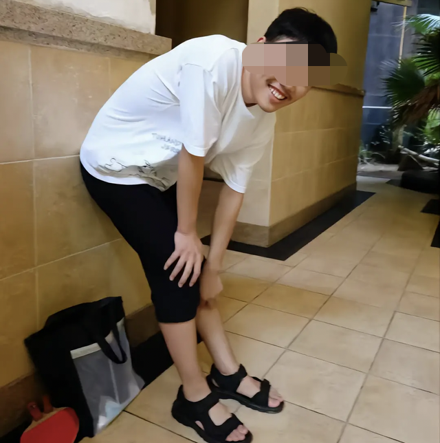 胡鑫宇事件时间线：三次哭诉不想读书 警方曾认定校内视频监控未被删改过