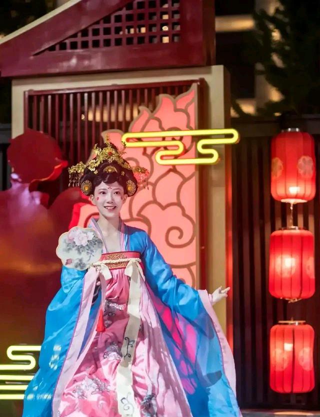 西安不倒翁小姐姐回应生娃面容憔悴！网友：不敢结婚生娃了