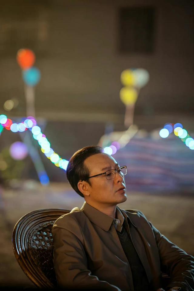 张颂文曾因捡垃圾被剧组丢下，演员没火之前总是被践踏尊严吗