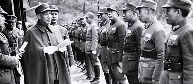 上校不如狗，少将满地走，中将随处有，为什么国军军衔这般廉价呢？