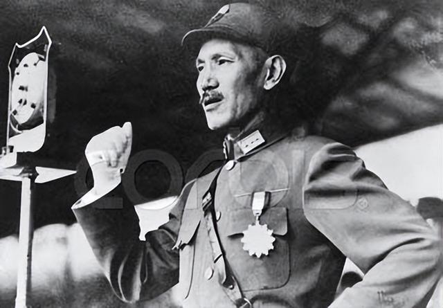 上校不如狗，少将满地走，中将随处有，为什么国军军衔这般廉价呢？