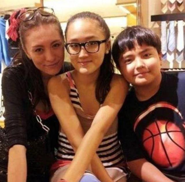 13岁男孩身高1米91 网友：原来是巴特尔儿子 