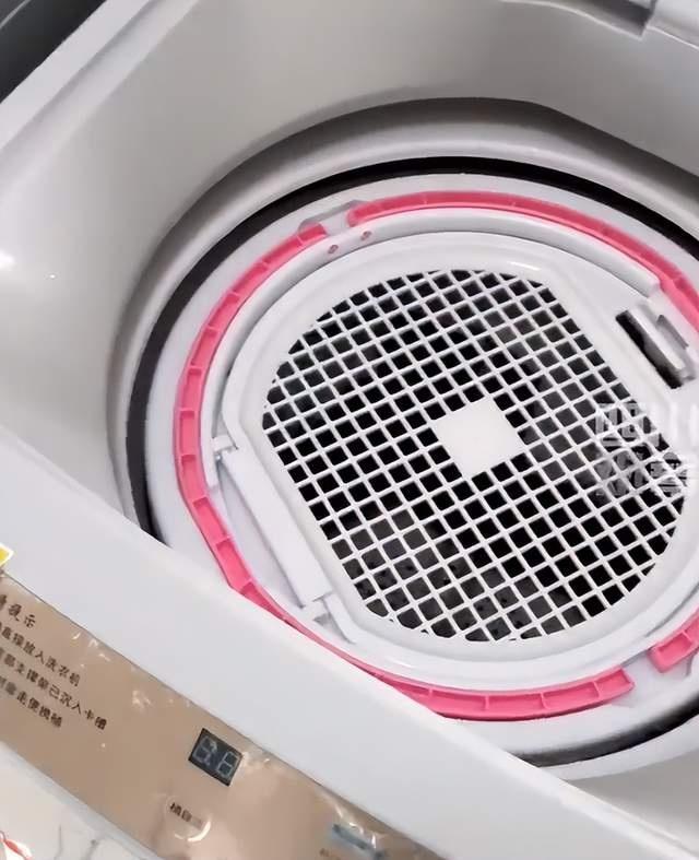 高校推出一人一桶洗衣机，学生可在公用洗衣机换上自己的专属内胆