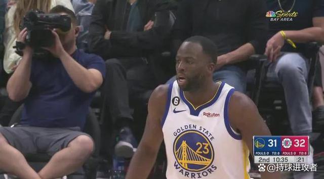 小莫里斯掀翻追梦被驱逐 吃到二级恶意犯规