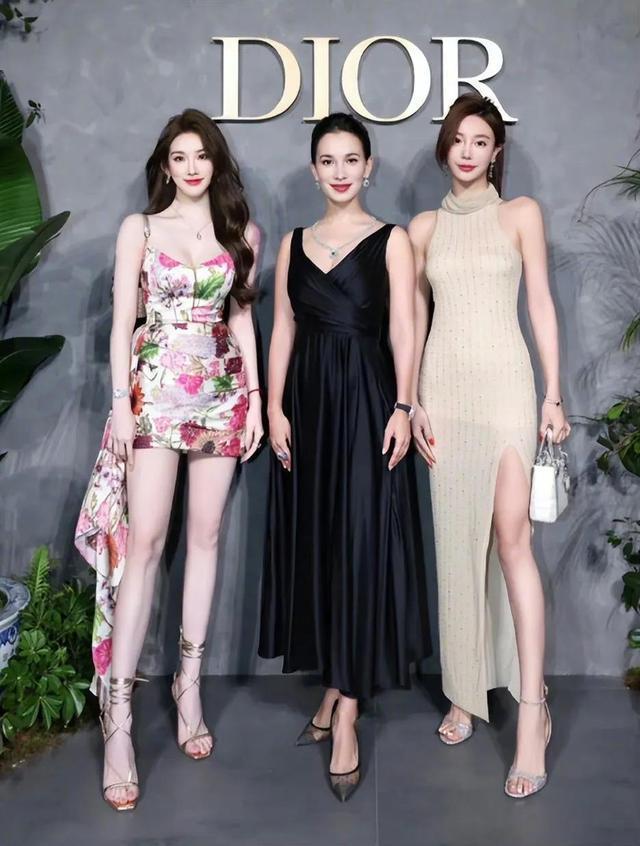 网红花三三回应合照争议被嘲疑似p图 花珊珊与卢靖姗合照后反应亮了