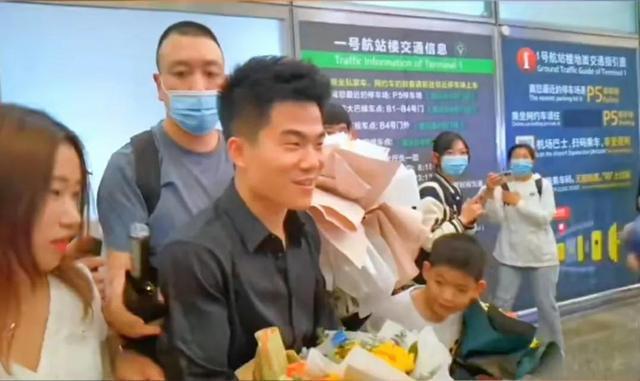 董宇辉抵达广州 25日开启大湾区专场直播