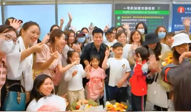 董宇辉抵达广州 25日开启大湾区专场直播