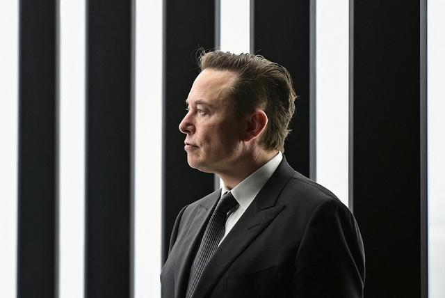 马斯克对推特最新估值 还不到收购时的一半
