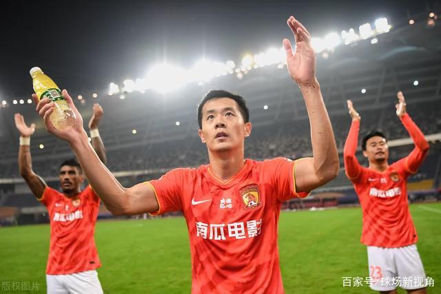 中国足坛传来最新消息 前国足队长广州队助教黄博文离任！