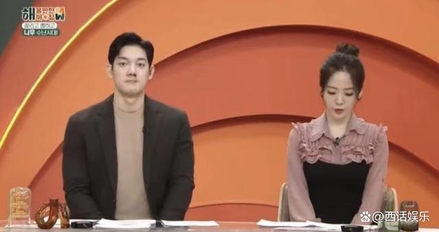 韩国主持人流鼻血仍播报 对不起！虽然很敬业但是画面却十分搞笑