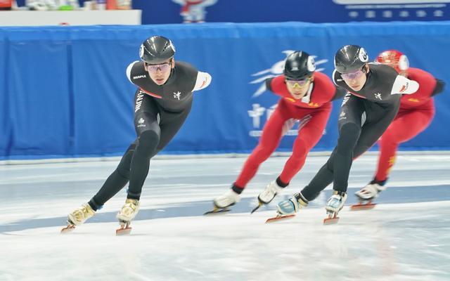 孙龙夺得全国短道速滑冠军赛男子1500米冠军，刘少昂摘铜
