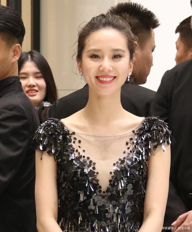 刘诗诗将参加戛纳红毯 她会穿什么惊艳全场呢？