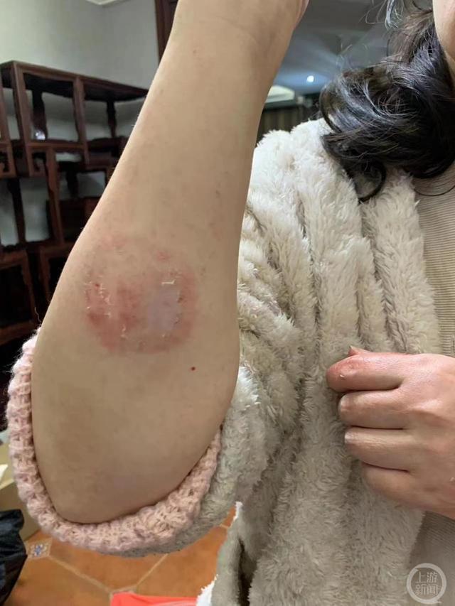 上市公司创始人被指家暴，妻子为躲避家暴带着女儿到香港躲11年
