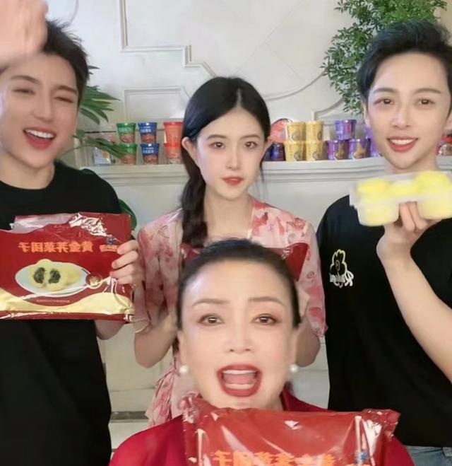 求求了！网友嘱咐汪小菲听妈妈话 送上门的争夺抚养权的好借口啊