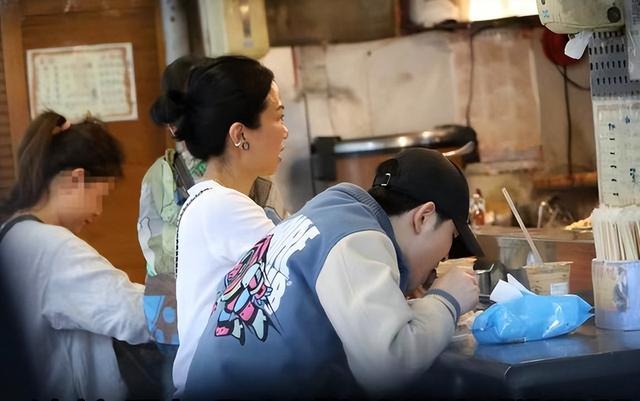 萧敬腾宣布向经纪人林有慧求婚成功 周杰伦夫妇现场见证
