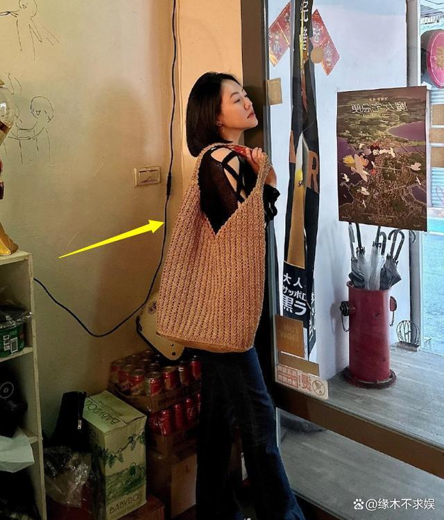小S拖家带口现身厦门酒店，一行9人显得格外显眼