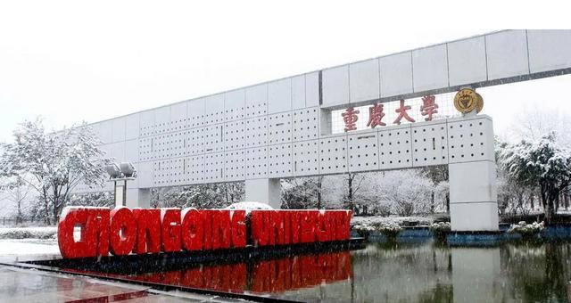 张雪峰虽然已出院，但也不指导志愿填报了，庆幸他编写的书还在