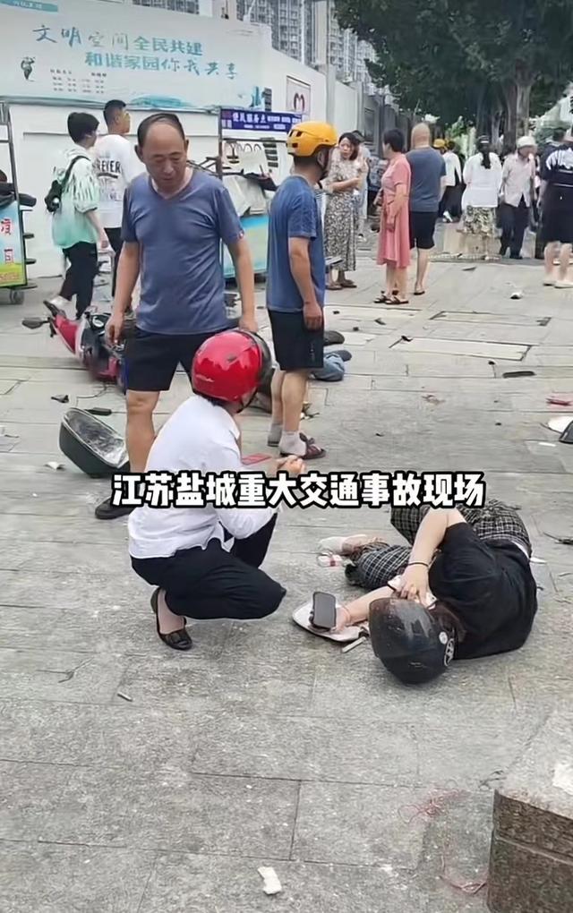 江苏盐城重大交通事故图片