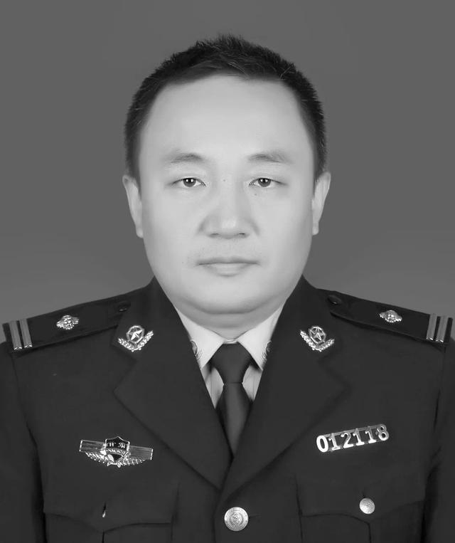 兰州一交警执勤时牺牲，年仅49岁