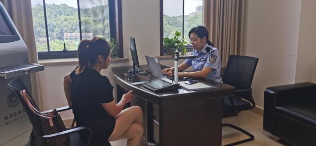 高手！女子遇诈骗反“赚”5万元