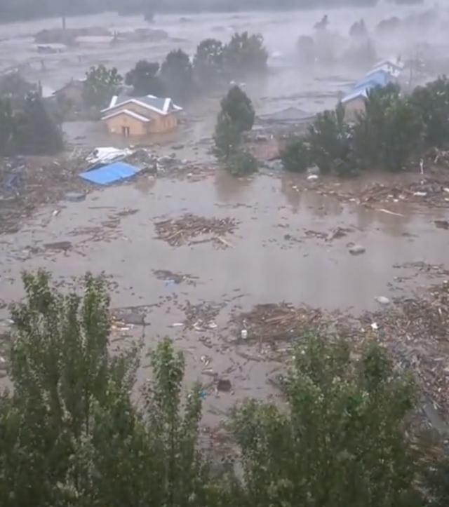 牡丹江洪水已形成，房屋被大水冲走！