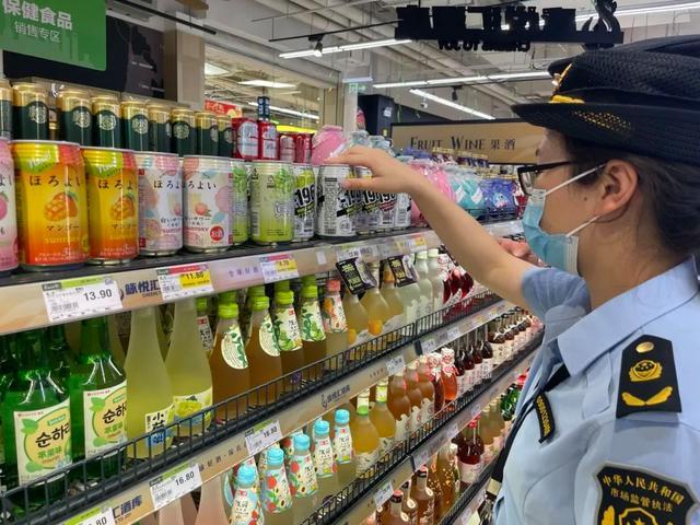 上海突击检查超市日料店，多家餐饮店替换日本食材