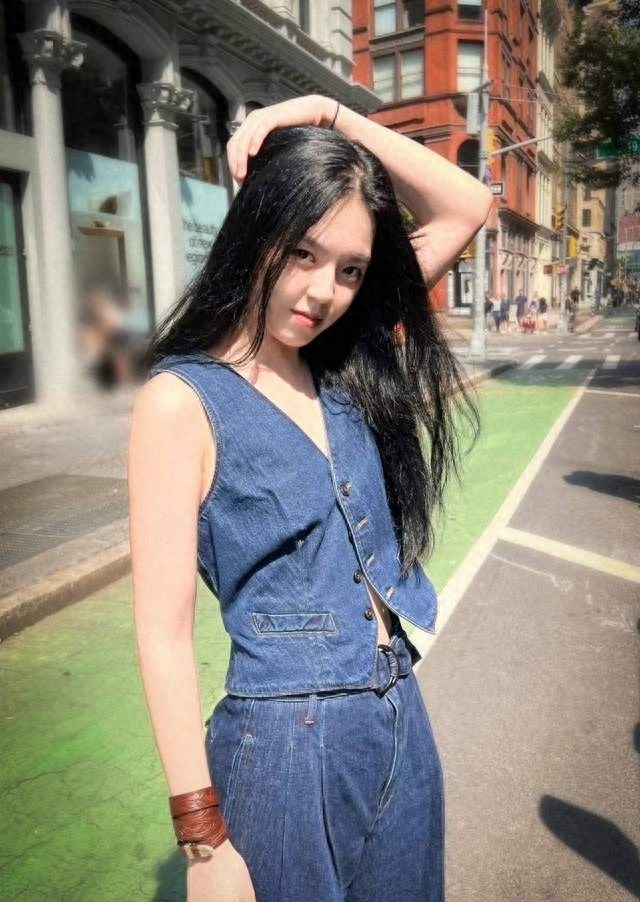 主持人李咏女儿疑翻车!