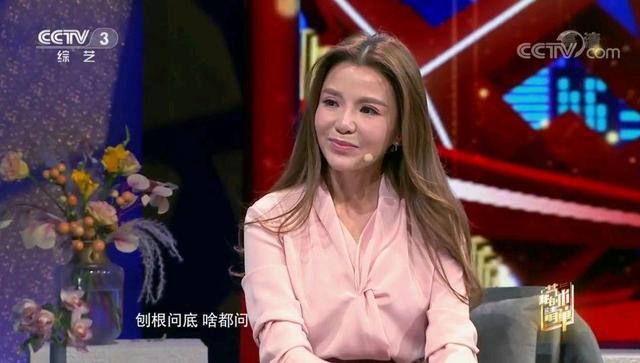 为什么央视主持人朱迅的老公王志履新引发热议，有两个方面的原因