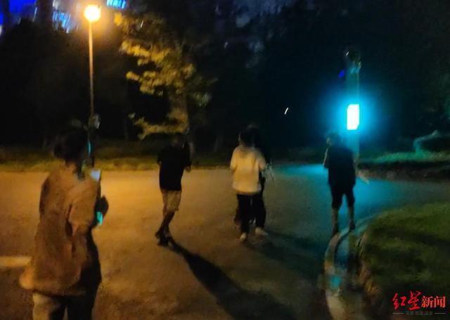 共享定位躲猫猫走红：玩一局跑了一万步