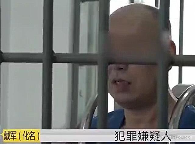 女子出轨，情夫对其丈夫口出狂言：你没钱养媳妇我帮你 结果被捅死