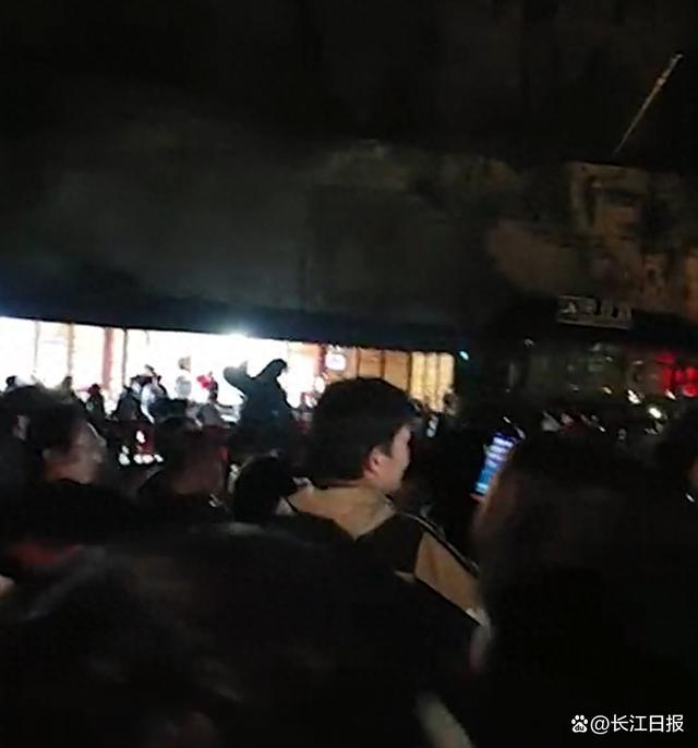 太行山回应游客喊退票 景区回应：假期游客多，对部分游客退费