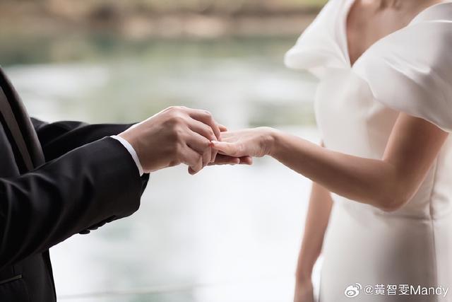 TVB花旦黄智雯宣布结婚 并晒出婚纱照