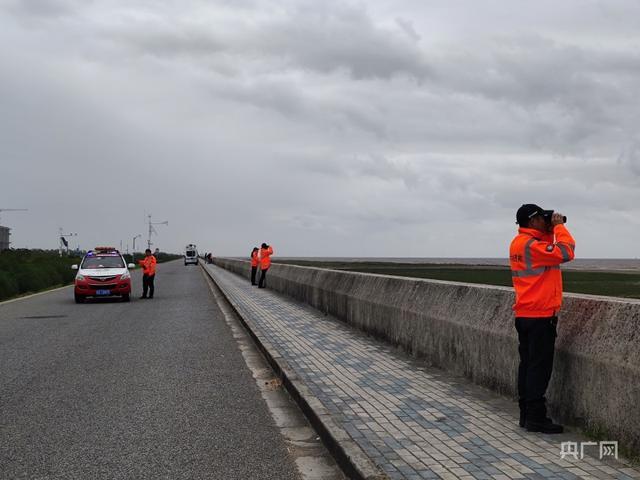 4岁幼童失踪已超60小时 目前警方已初步排除4岁女童被他人带离海滩可能