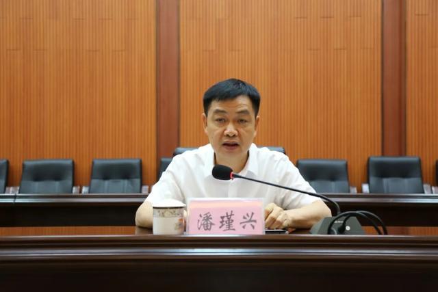 中纪委通报：三名“内鬼”同日被查！
