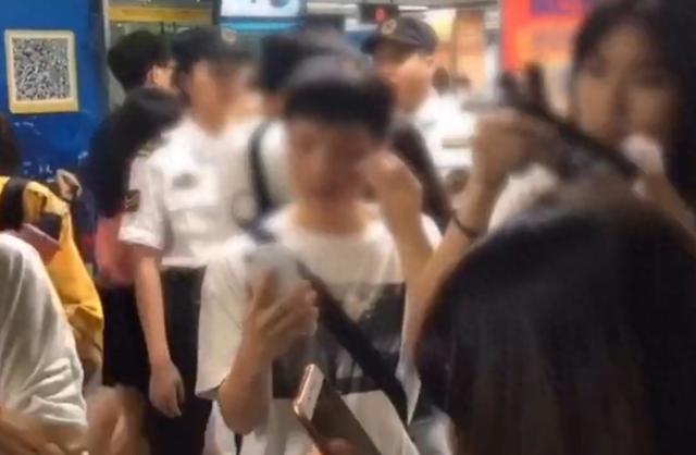 乘客妆容惊悚被要求卸妆 地铁回应：要求卸妆，避免吓到其他乘客