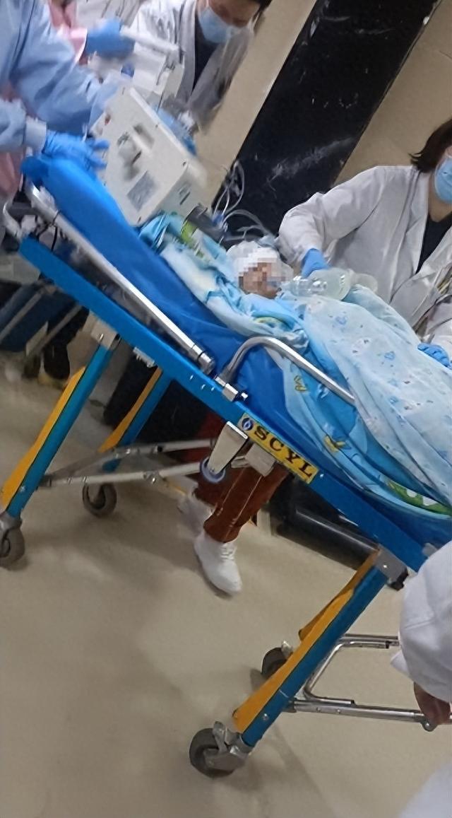 女童母亲说狗主人至今没表态孩子仍未脱离生命危险 比较担心后续高昂的治疗费用