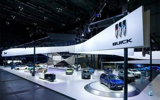 多家汽车巨头开始延长燃油车寿命