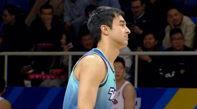 阿尔斯兰砍生涯新高28分外加4板5助 主帅难掩兴奋