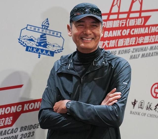 2小时27分68岁周润发完成首次半马直言根本不累