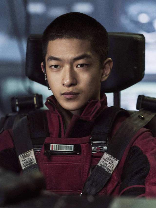 一闪一闪亮星星票房破4亿 领跑2024元旦档新片票房榜
