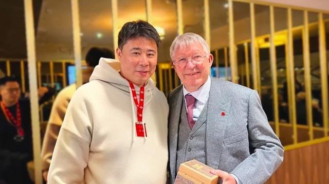 曼联旧将董方卓：时隔十五年 弗爵爷问我的第一个问题是结婚生子